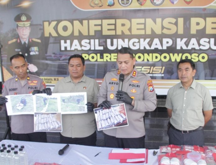 Polres Bondowoso Libatkan Gegana Brimob Polda Jatim Musnahkan 25 Kg Bubuk Mercon